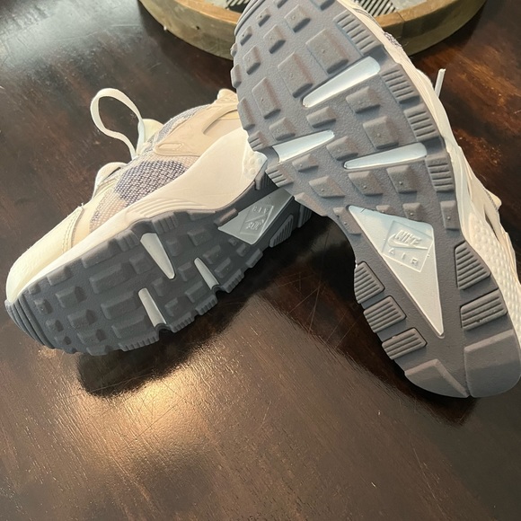 NIKE AIR HURACHE SNEAKERS SZ 7 - Picture 7 of 8